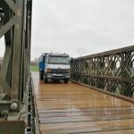 Defensa levanta un puente provisional en Aldea del Fresno
