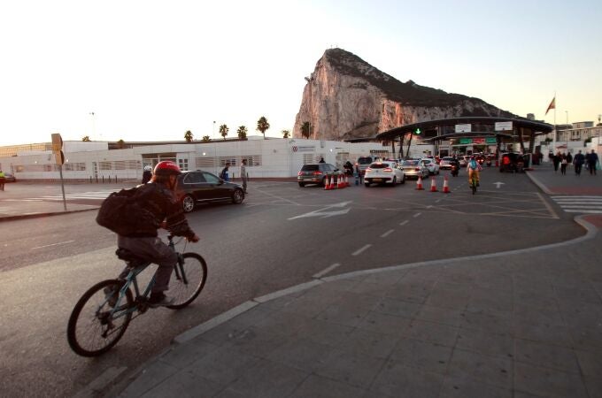  Vista de la entrada a Gibraltar