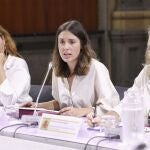 La ministra de Igualdad en funciones, Irene Montero, preside el pasado 4 de septiembre la reunión del comité de crisis para analizar los últimos asesinatos machistas en el mes de agosto, junto a la Secretaria de Estado de Igualdad y contra la violencia de género, Ángela Rodríguez Pam, y la Delegada del Gobierno contra la violencia de género, Victoria Rosell en Madrid