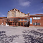 Patio del colegio Reyes Católicos de Dueñas, en Palencia