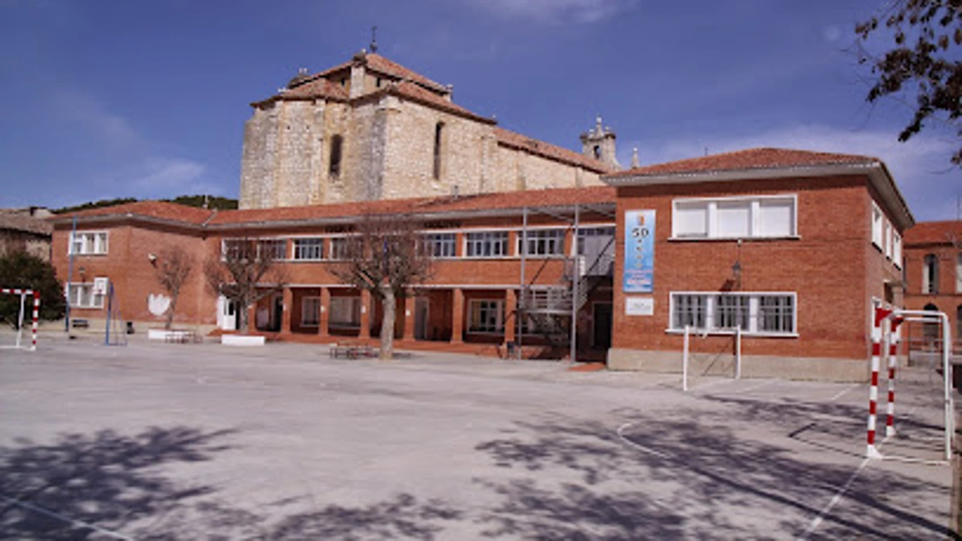 Patio del colegio Reyes Católicos de Dueñas, en Palencia