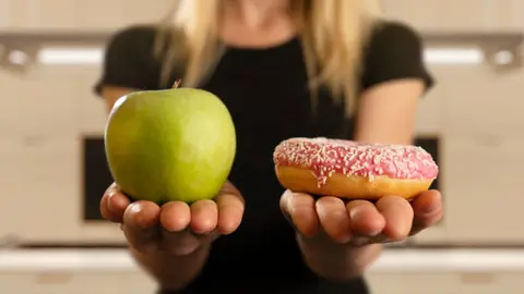 Trucos y consejos para evitar los antojos de comida y mantener una alimentación saludable