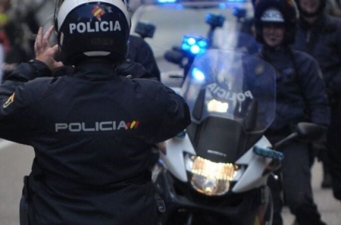 MADRID.-Un juez envía a juicio a tres policías por abatir a tiros a un joven que les amenazó en Vallecas