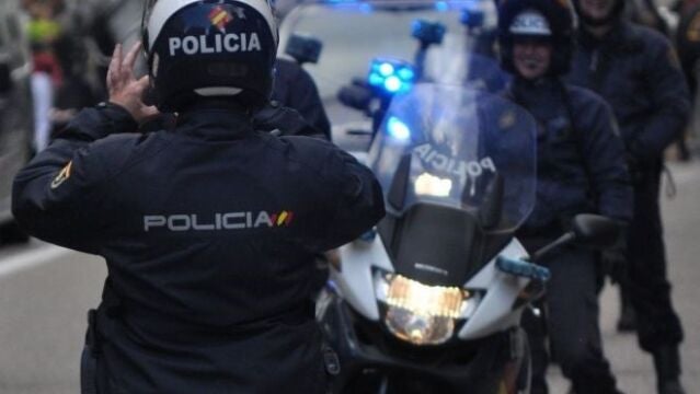MADRID.-Un juez envía a juicio a tres policías por abatir a tiros a un joven que les amenazó en Vallecas