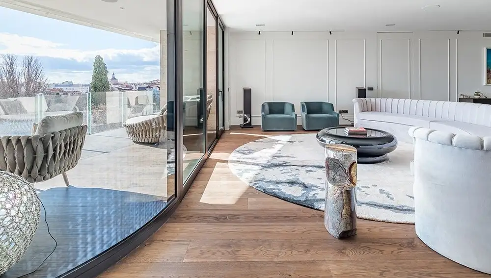 Vista del salón de la vivienda más cara de Madrid