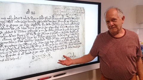 La Diputación de Valladolid recibe la donación del archivo documental del historiador británico Edward Cooper