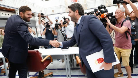 La Asamblea Regional de Murcia acoge la segunda sesión de investidura de López Miras