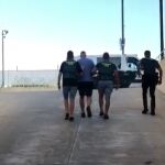 La Guardia Civil conduce al detenido