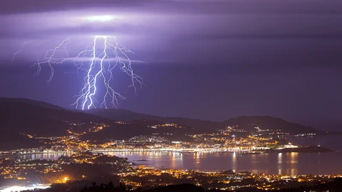 La lluvia vuelve a España con fuertes tormentas