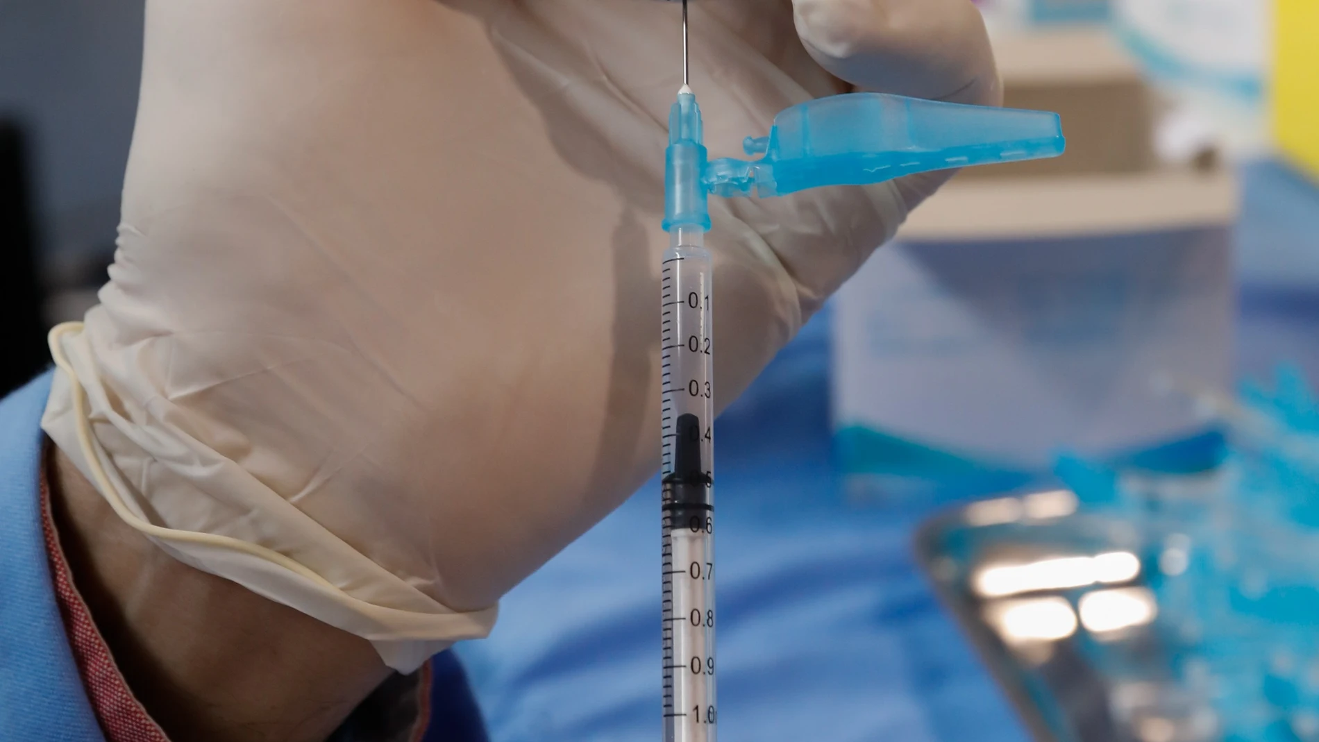 Experta en inmunología de UNIR recomienda ante aumentos de casos de COVID iniciar antes la campaña de vacunación