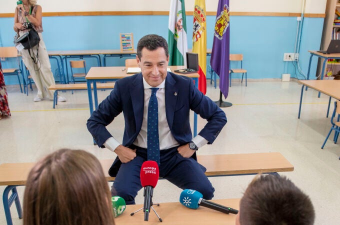 Juanma Moreno inauguró curso escolar en Jaén