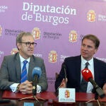 El consejero Mariano Veganzones y el presidente de la Diputación de Burgos, Borja Suárez, explican las ayudas