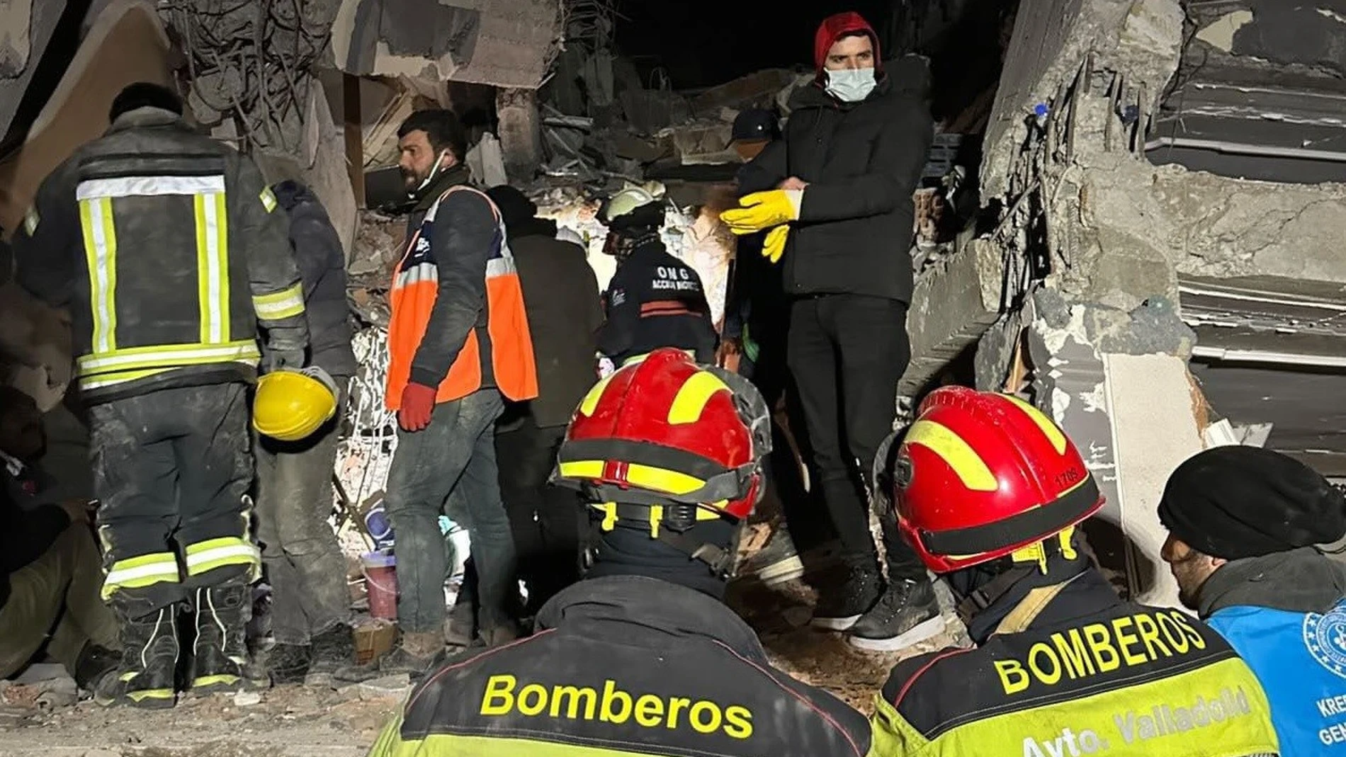 Bomberos del Ayuntamiento de Valladolid en el terremoto de Turquía