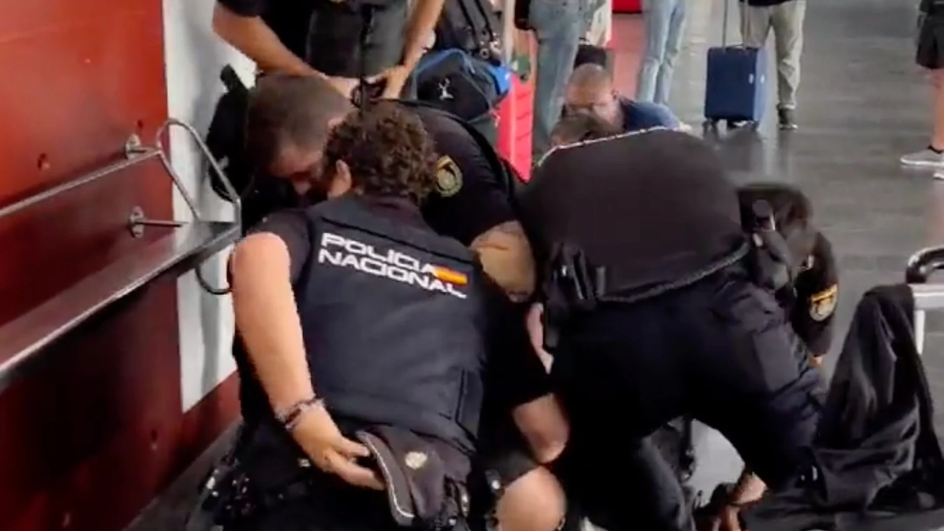 Policía Nacional detiene a un joven en Zaragoza