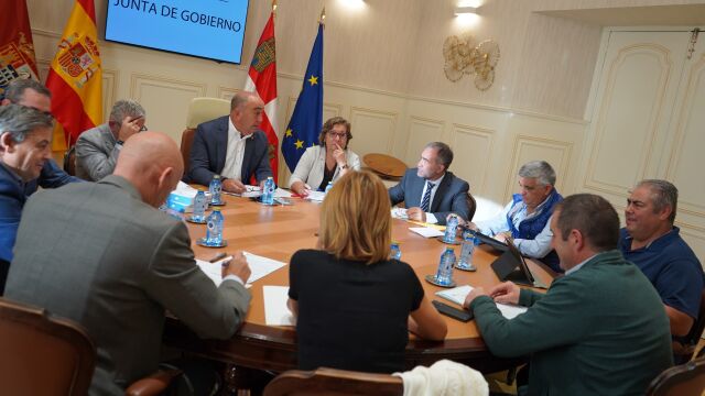 Junta de Gobierno de la Diputación de Segovia, presidida por Miguel Ángel de Vicente