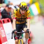 Vingegaard gana en Bejes y recorta distancia con Kuss en La Vuelta