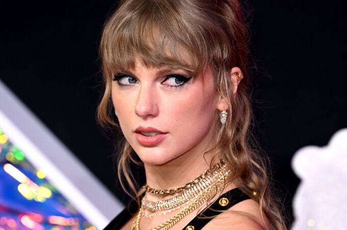 Taylor Swift triunfa con su 'Antihéroe' en unos Premios MTV en los que Shakira reivindica a su "ejército" de fans