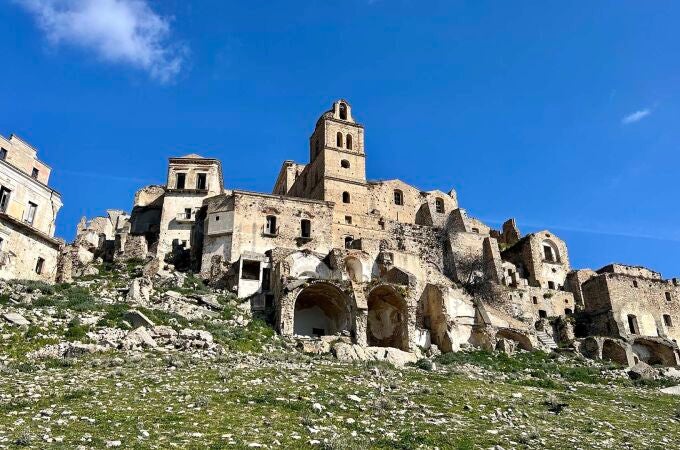 La ciudad medieval maldita y abandonada tras varios terremotos bíblicos que sólo unos pocos pueden visitar