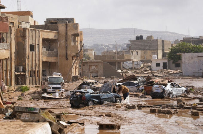 El Programa Mundial de Alimentos reparte comida a más de 5.000 familias afectadas por las inundaciones en Libia