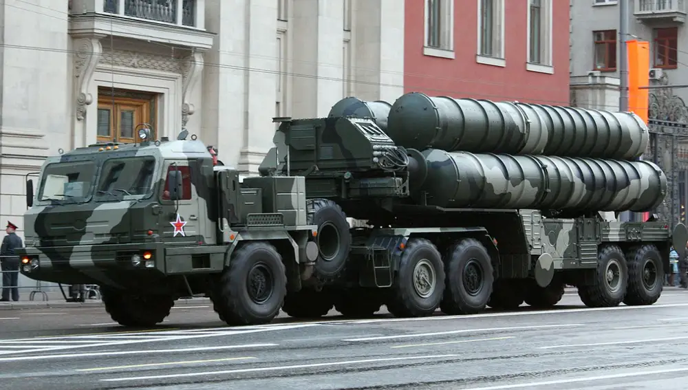 Un sistema de defensa ruso S-400 Triumf en un desfile en Moscú