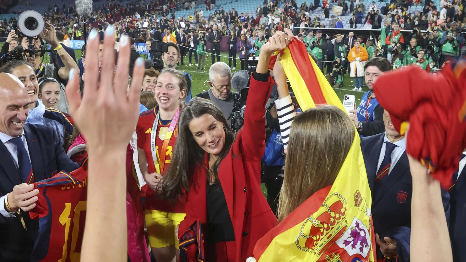 La reina Letizia durante las celebraciones de la selección española femenina de fútbol tras imponerse a Inglaterra en la final del Mundial de Fútbol femenino en el Accor Stadium en Sídney Australia