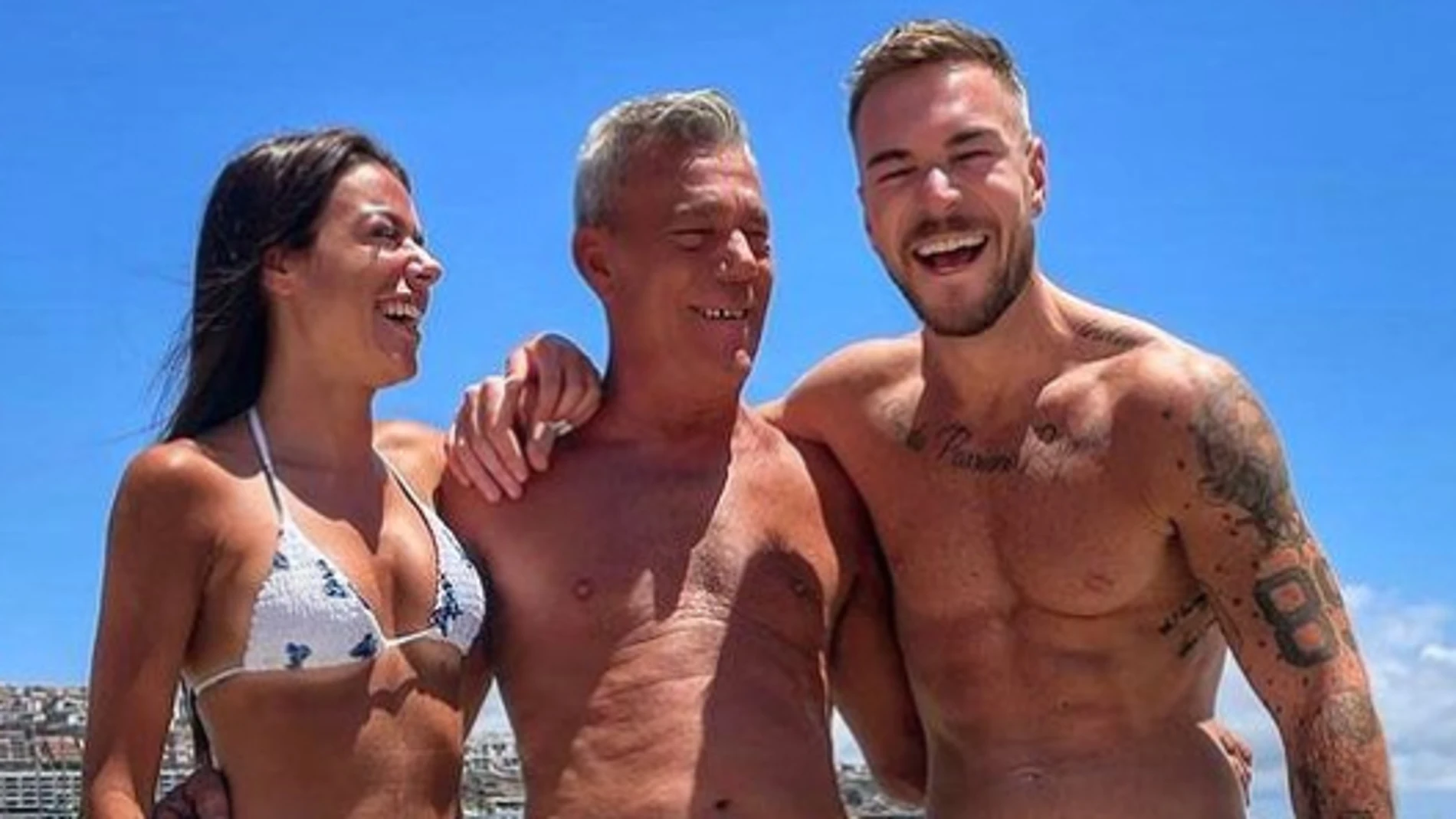 Tony Spina con su padre y su hermana