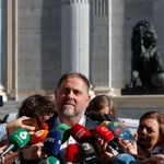 El presidente de ERC, Oriol Junqueras, comparece a las puertas del Congreso