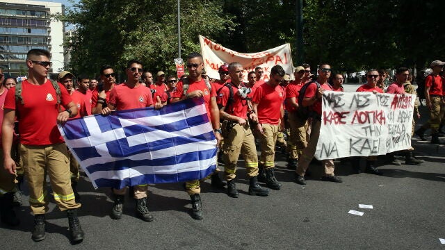General strike in Greece against government's planned labour reforms