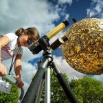 El sol concita en Ciudad Rodrigo (Salamanca) a aficionados a la astronomía de todo el país