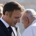 El Papa Francisco se reúne con el presidente francés Macron en Marsella