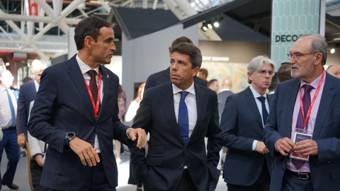 El presidente de la Generalitat, Carlos Mazón, ha visitado la feria Cerasai de Bolonia
