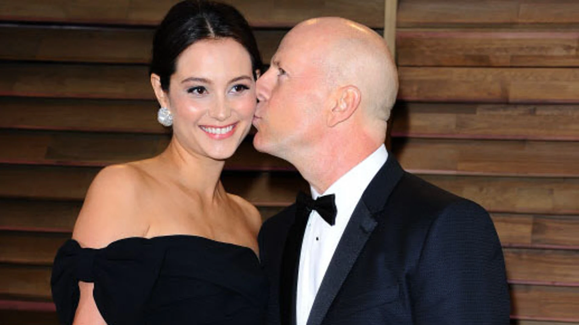 Bruce Willis junto a su mujer Emma