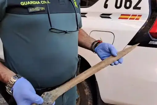 Así es la espada tartésica recuperada por la Guardia Civil