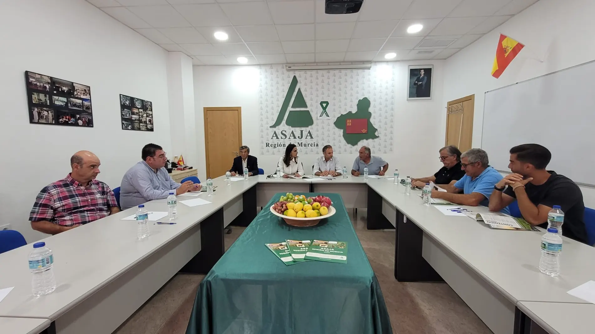La consejera de Agua, Sara Rubira, reunida con la Junta Directiva de Asaja-Murcia