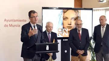 El alcalde de Murcia, José Ballesta, asistió a la presentación de la memoria de actividad de Proyecto Hombre