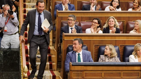 Debate.- Gritos de "cobarde" a Sánchez por no intervenir y Armengol sale en su defensa pidiendo "respeto"