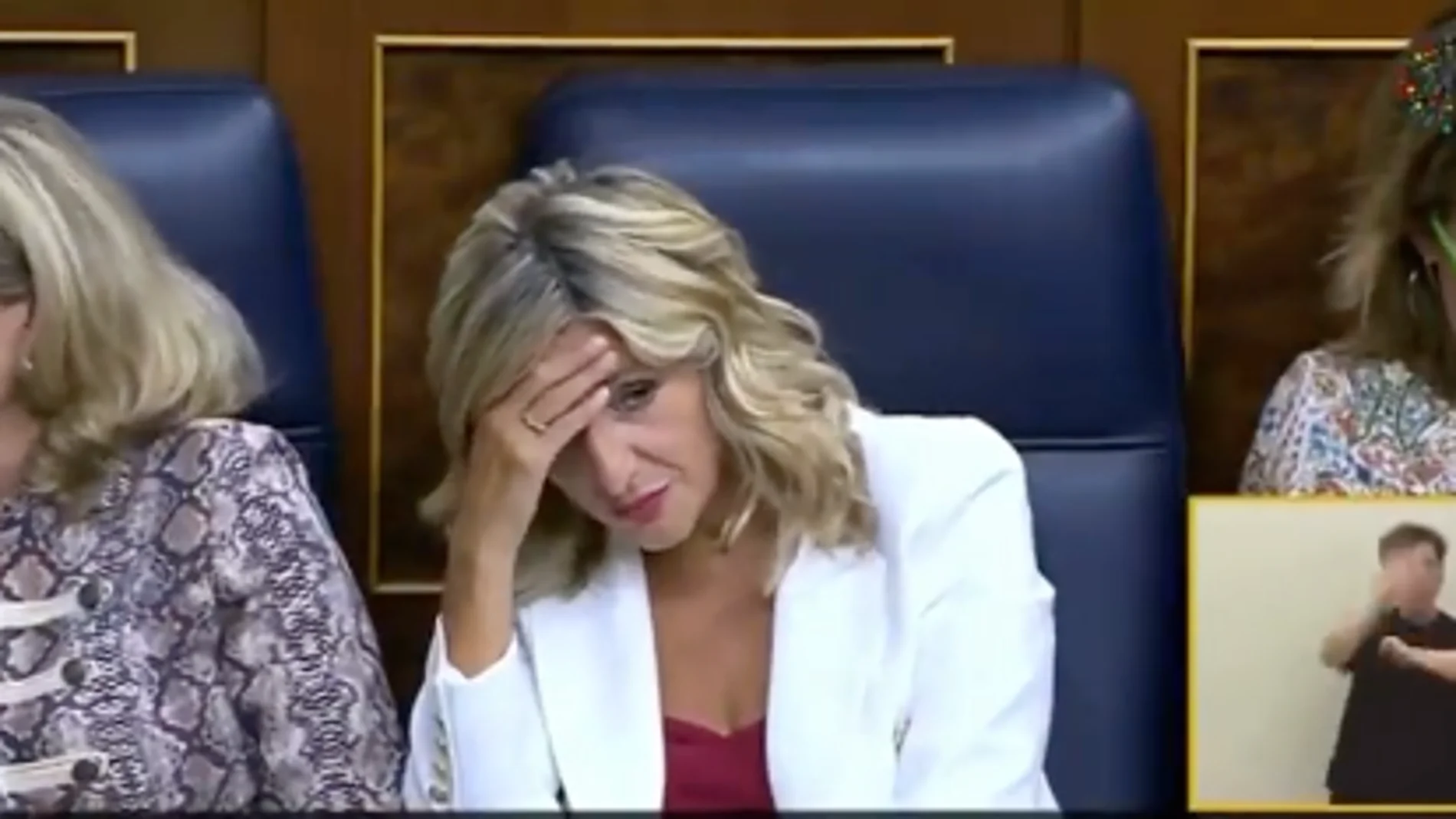 Yolanda Díaz, durante la intervención de Feijóo en la sesión de investidura de este martes