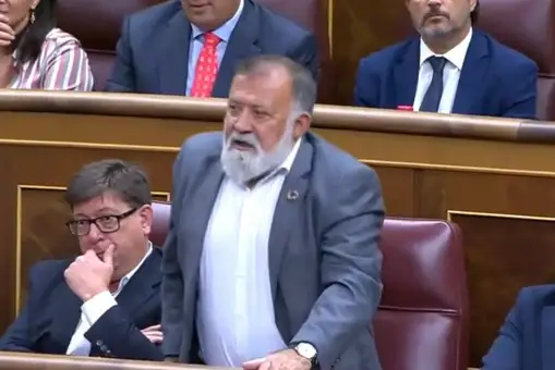 Herminio Rufino Sancho Íñiguez del PSOE se equivoca y vota 'sí' a la investidura de Feijóo