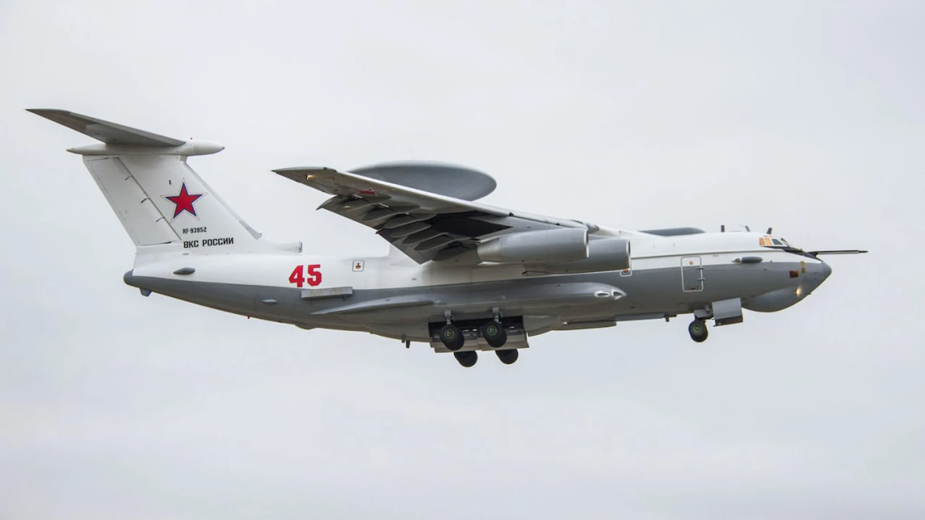 Así es el avión A-50U ruso con radar giratorio