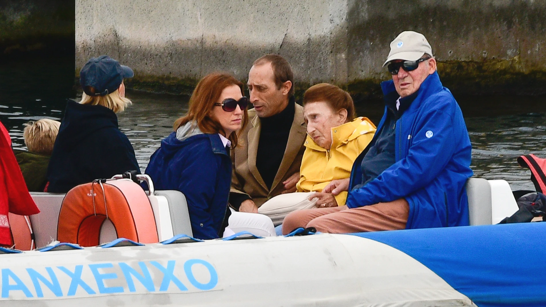El rey Juan Carlos disfruta de un día en familia junto a su hermana Margarita y sus sobrinos