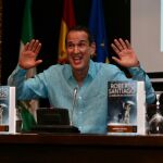 Roberto Santiago, durante la presentación de «La rebelión de los buenos» en la Cámara de Comercio de Sevilla