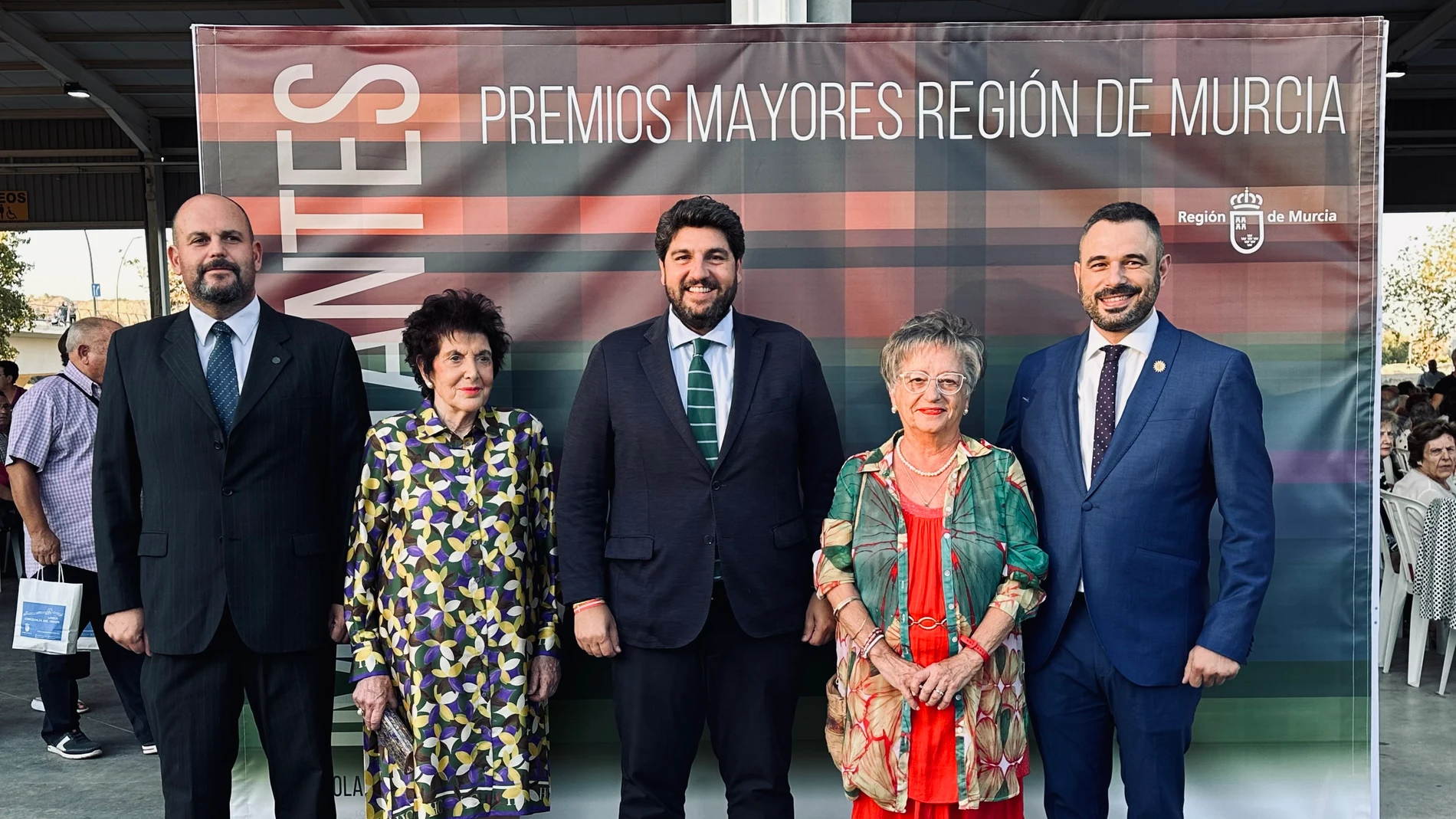 El presidente de la Comunidad, Fernando López Miras, clausuró hoy en Lorca el acto de entrega de los Premios ‘Mayores Región de Murcia’. 