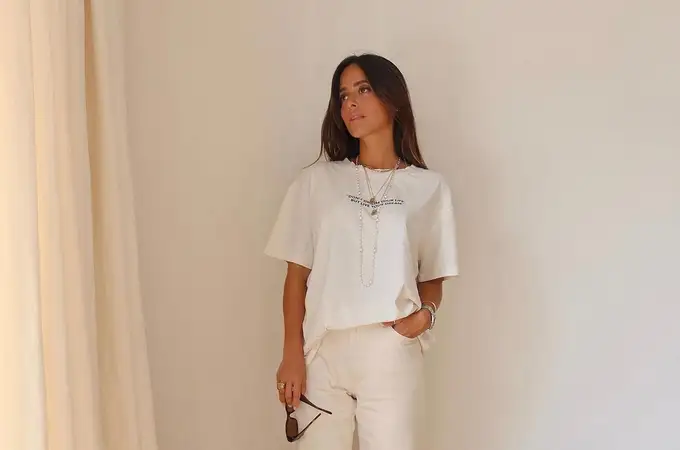 10 pantalones blancos de Zara, Mango y H&M que sientan genial y respiran lujo silencioso
