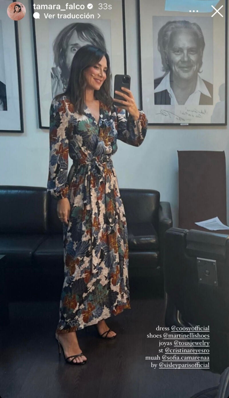 Tamara Falcó con vestido cruzado. 