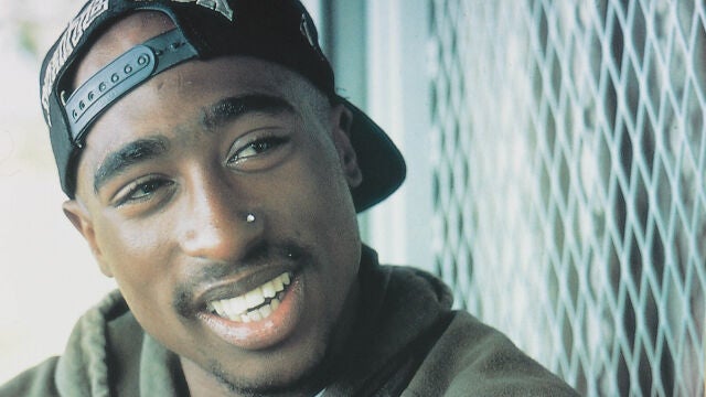 Detienen a un hombre relacionado con el asesinato del rapero estadounidense Tupac Shakur en 1996