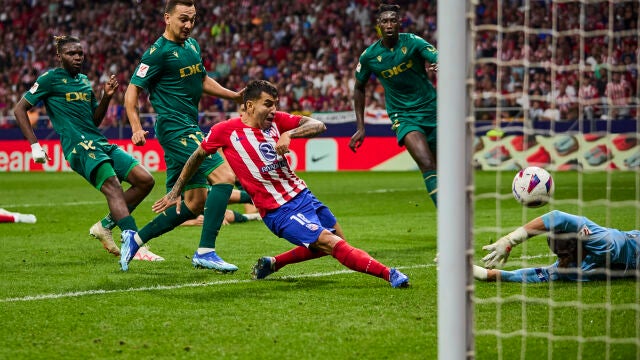 Atletico Madrid - Cadiz. Campeonato Nacional Liga © Alberto R. Roldán / Diario La Razón.