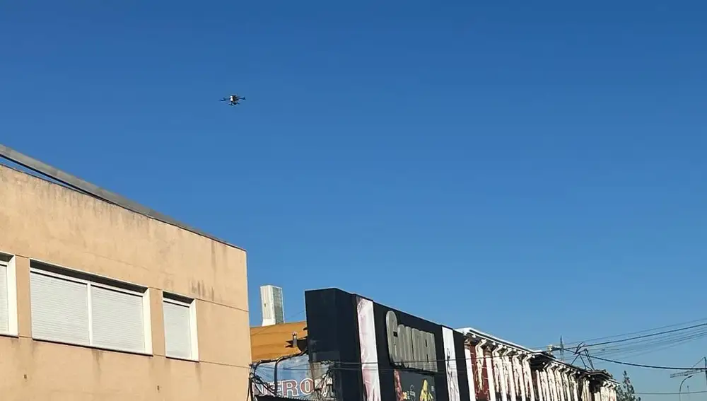 El dron de la Polícia sobrevuela la discoteca
