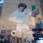 Ambiente en la ciudad de Nápoles donde Maradona sigue vivo