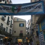 Cada rincón de Nápoles respira pasión por su equipo y por Maradona