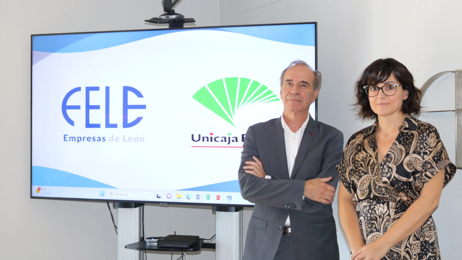 La Directora Territorial de Unicaja Banco en León, Marga Serna, y el Presidente de FELE, Juan María Vallejo.